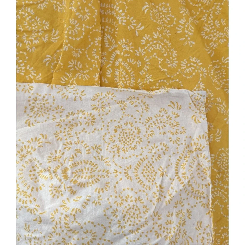 IKEA AKERTISTEL Duvet Cover King SZ Yellow White Reversible Pillowcase 102 X 85